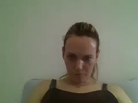 Snapshot of Annylove1 chatting on 01-31-25, 12:39 Annylove1 online show from 01-31-25, 12:39