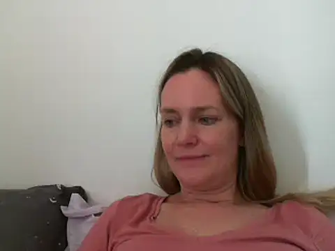 Snapshot of Annylove1 chatting on 02-12-25, 12:44 Annylove1 online show from 02-12-25, 12:44