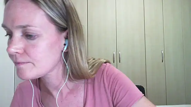 Snapshot of Annylove1 chatting on 02-12-25, 08:50 Annylove1 online show from 02-12-25, 08:50