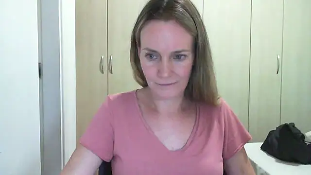Snapshot of Annylove1 chatting on 03-04-25, 09:43 Annylove1 online show from 03-04-25, 09:43