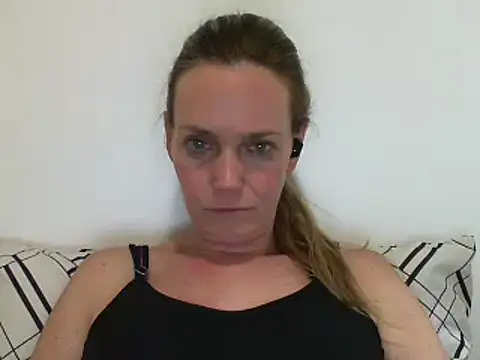 Snapshot of Annylove1 chatting on 03-13-25, 11:38 Annylove1 online show from 03-13-25, 11:38
