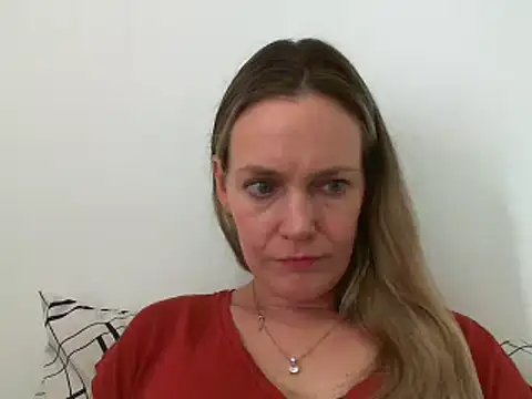 Snapshot of Annylove1 chatting on 03-19-25, 02:02 Annylove1 online show from 03-19-25, 02:02