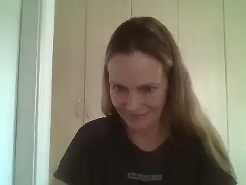 Snapshot of Annylove1 chatting on 03-20-25, 04:53 Annylove1 online show from 03-20-25, 04:53