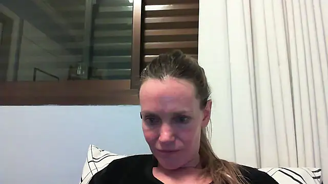 Snapshot of Annylove1 chatting on 09-14-25, 12:43 Annylove1 online show from 09-14-25, 12:43