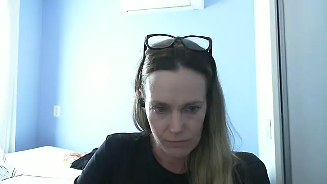 Snapshot of Annylove1 chatting on 09-14-25, 05:45 Annylove1 online show from 09-14-25, 05:45