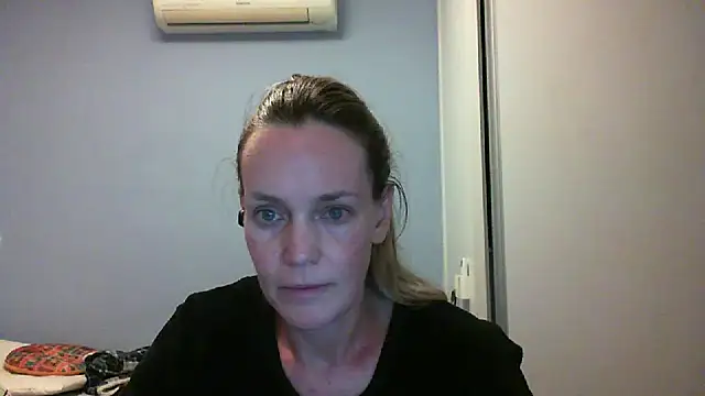 Snapshot of Annylove1 chatting on 09-16-25, 12:00 Annylove1 online show from 09-16-25, 12:00