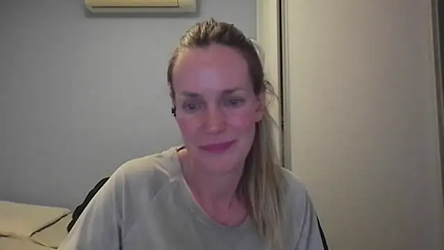 Annylove1 online show from 11-21-25, 12:21