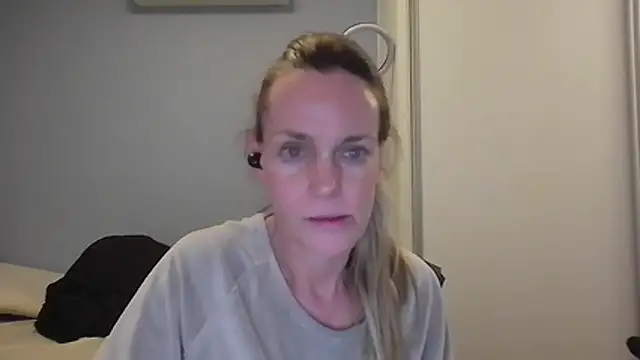 Annylove1 online show from 11-26-25, 12:11