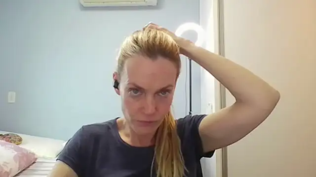 Annylove1 online show from 04-29-26, 07:42