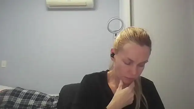 Annylove1 online show from 05-11-26, 12:05