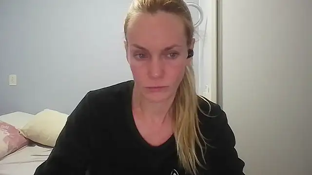 Annylove1 online show from 05-18-26, 12:18