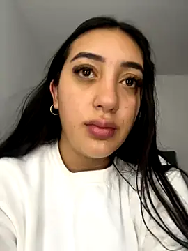 Hannahoff online show from 11-30-25, 12:36