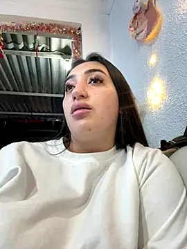 Hannahoff online show from 12-23-25, 04:10