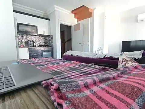 ALPHANDRE online show from 12-15-25, 07:34