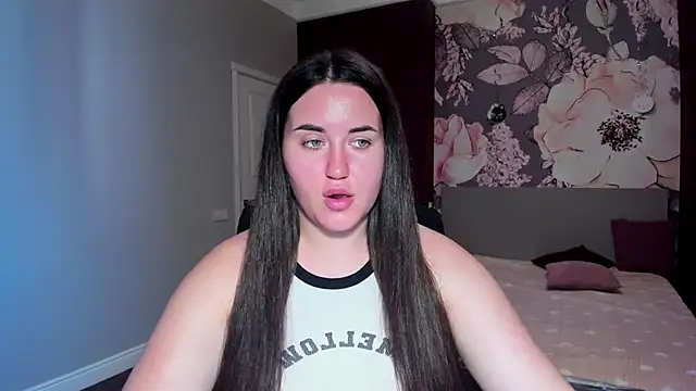 Roxie Bradley online show from 09-17-25, 06:15