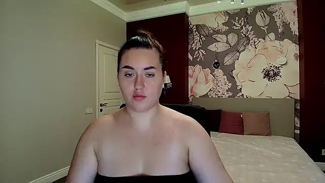 Roxie Bradley online show from 09-30-25, 06:18