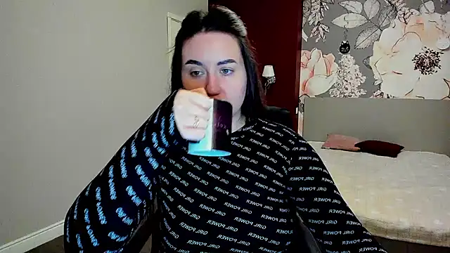 Roxie Bradley online show from 02-05-26, 06:40