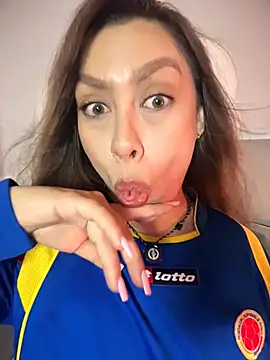 Im sophiie online show from 06-18-26, 09:14
