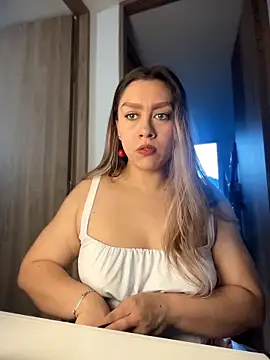 Im sophiie online show from 06-21-26, 11:18