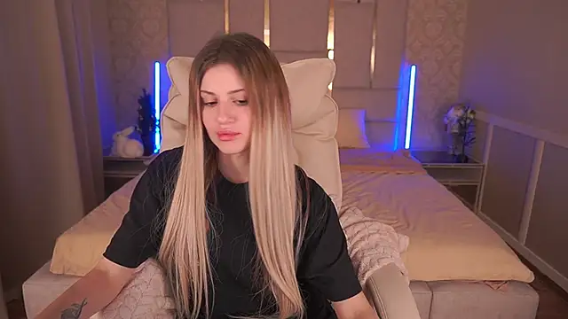 Lili Danger online show from 01-03-25, 09:05