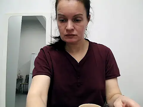 Snapshot of LoveNBloom chatting on 12-14-24, 04:31 LoveNBloom online show from 12-14-24, 04:31