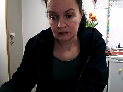 Snapshot of LoveNBloom chatting on 02-08-25, 06:12 LoveNBloom online show from 02-08-25, 06:12