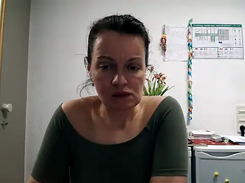 Snapshot of LoveNBloom chatting on 02-16-25, 06:54 LoveNBloom online show from 02-16-25, 06:54