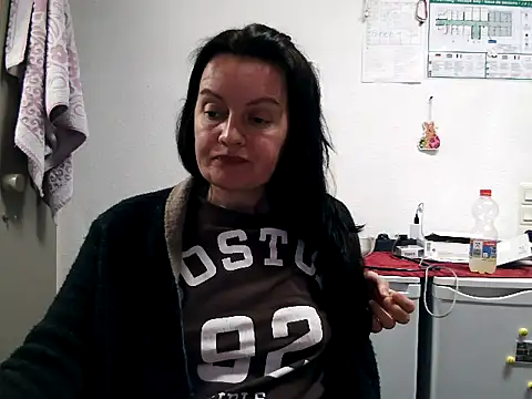 Snapshot of LoveNBloom chatting on 03-15-26, 07:09 LoveNBloom online show from 03-15-26, 07:09