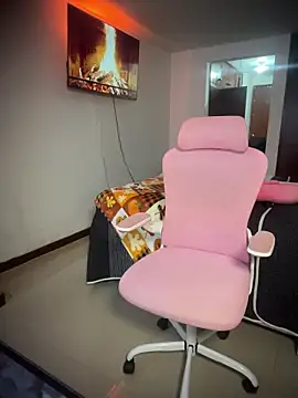 Snapshot of Miaparkerss_ chatting on 10-30-25, 09:48 Miaparkerss online show from 10-30-25, 09:48