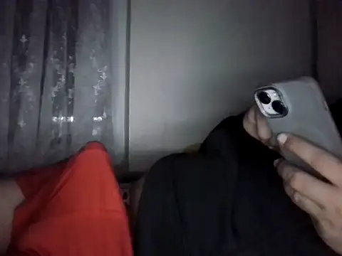 Snapshot of Ca414 chatting on 12-13-25, 11:21 Ca414 online show from 12-13-25, 11:21