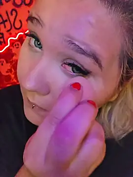 Laura takint online show from 10-10-25, 09:25