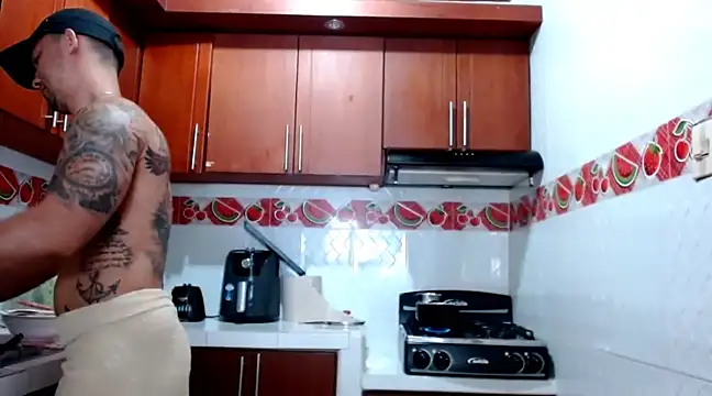 Snapshot of SimonRoberth chatting on 01-14-25, 02:11 SimonRoberth online show from 01-14-25, 02:11