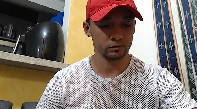 Snapshot of SimonRoberth chatting on 03-08-25, 11:18 SimonRoberth online show from 03-08-25, 11:18