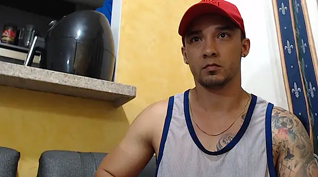 Snapshot of SimonRoberth chatting on 03-09-25, 06:39 SimonRoberth online show from 03-09-25, 06:39