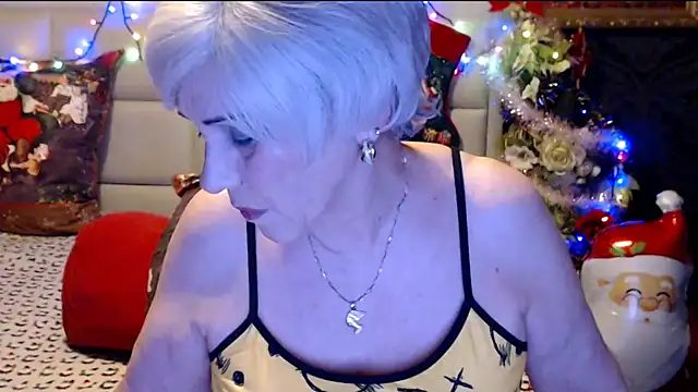 Snapshot of HappyWomanOn chatting on 12-27-24, 07:46 HappyWomanOn online show from 12-27-24, 07:46
