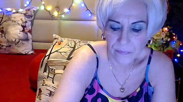 Snapshot of HappyWomanOn chatting on 01-06-25, 07:13 HappyWomanOn online show from 01-06-25, 07:13