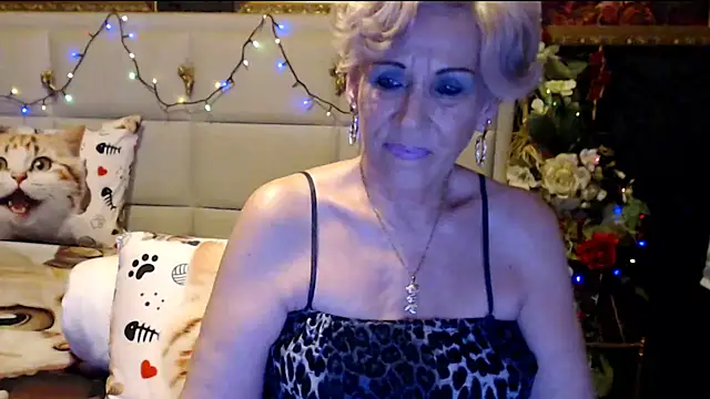 Snapshot of HappyWomanOn chatting on 02-02-25, 07:25 HappyWomanOn online show from 02-02-25, 07:25