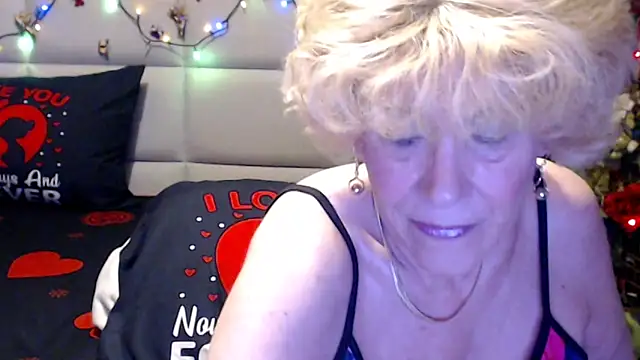 HappyWomanOn online show from 06-12-26, 06:40