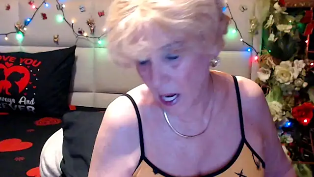 HappyWomanOn online show from 06-17-26, 06:49