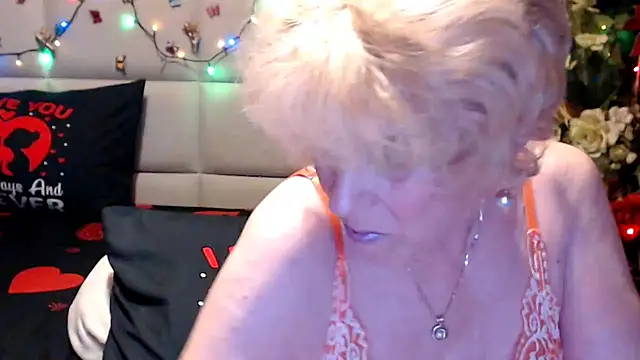 HappyWomanOn online show from 06-20-26, 09:34