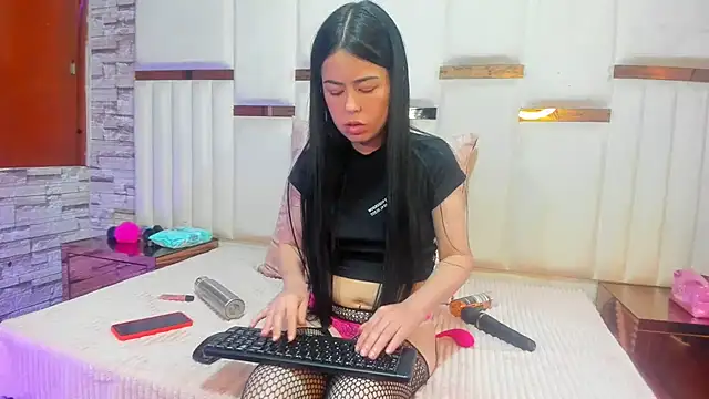 Snapshot of ArianaSmith69 chatting on 02-12-25, 05:48 ArianaSmith69 online show from 02-12-25, 05:48