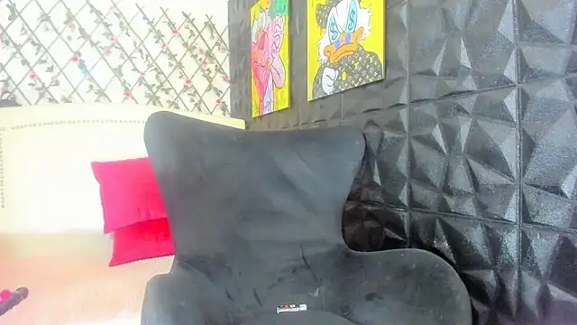 Snapshot of ArianaSmith69 chatting on 02-13-25, 02:09 ArianaSmith69 online show from 02-13-25, 02:09