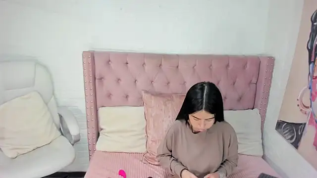 Snapshot of ArianaSmith69 chatting on 02-22-25, 02:30 ArianaSmith69 online show from 02-22-25, 02:30