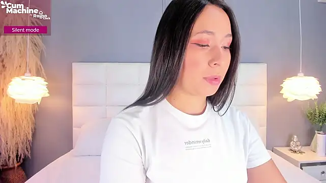 Snapshot of Ahincale chatting on 03-20-26, 11:48 Ahincale online show from 03-20-26, 11:48