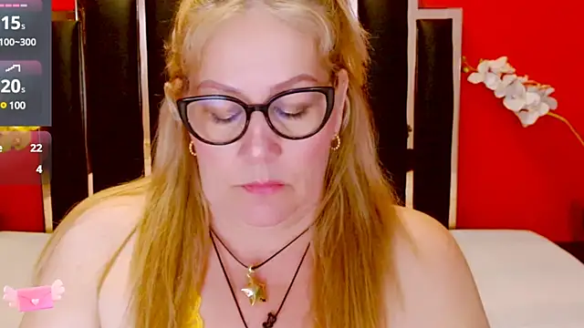 Snapshot of Nayla_Garner chatting on 02-02-25, 07:35 Nayla Garner online show from 02-02-25, 07:35