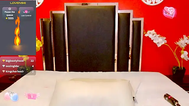 Snapshot of Nayla_Garner chatting on 02-02-25, 10:39 Nayla Garner online show from 02-02-25, 10:39