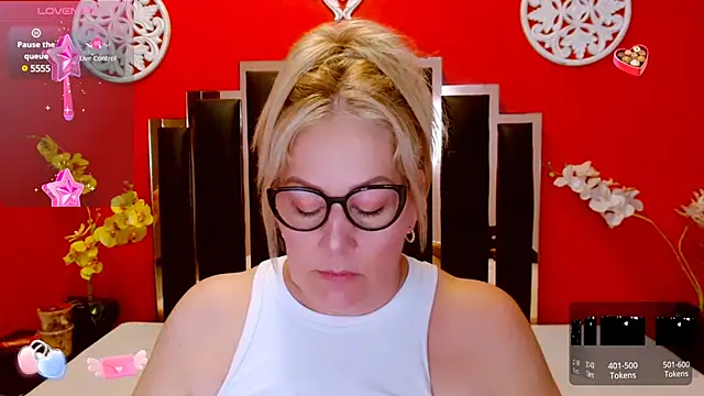 Snapshot of Nayla_Garner chatting on 02-04-25, 05:01 Nayla Garner online show from 02-04-25, 05:01