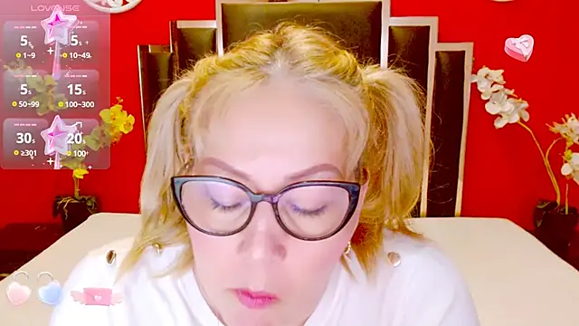 Snapshot of Nayla_Garner chatting on 02-16-25, 07:27 Nayla Garner online show from 02-16-25, 07:27