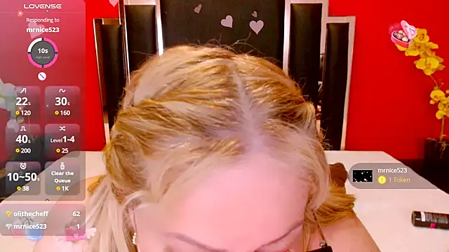 Snapshot of Nayla_Garner chatting on 03-03-25, 08:43 Nayla Garner online show from 03-03-25, 08:43