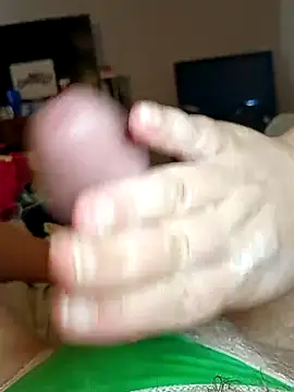 Snapshot of begood4daddy2day chatting on 02-17-26, 07:16 begood4daddy2day online show from 02-17-26, 07:16